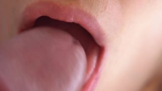 POTUS reccomend lips tongue super closeup