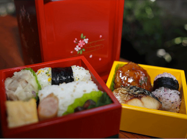 Midnight reccomend with multiple bento steaming
