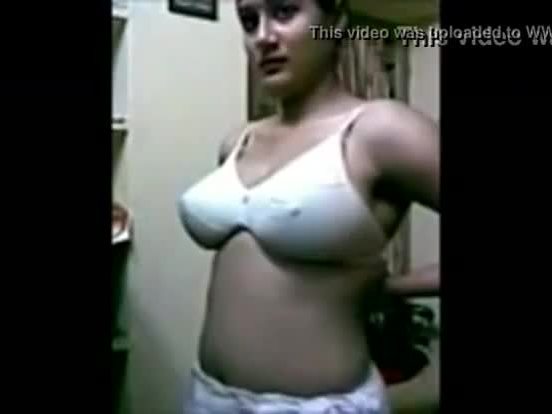 webcam show girls tattoo white skin big boobs anyone know she name?