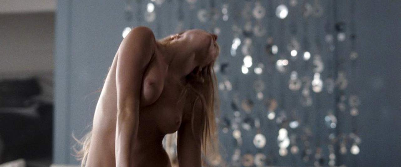 Grinch reccomend amber heard nude scenes from informers. 
