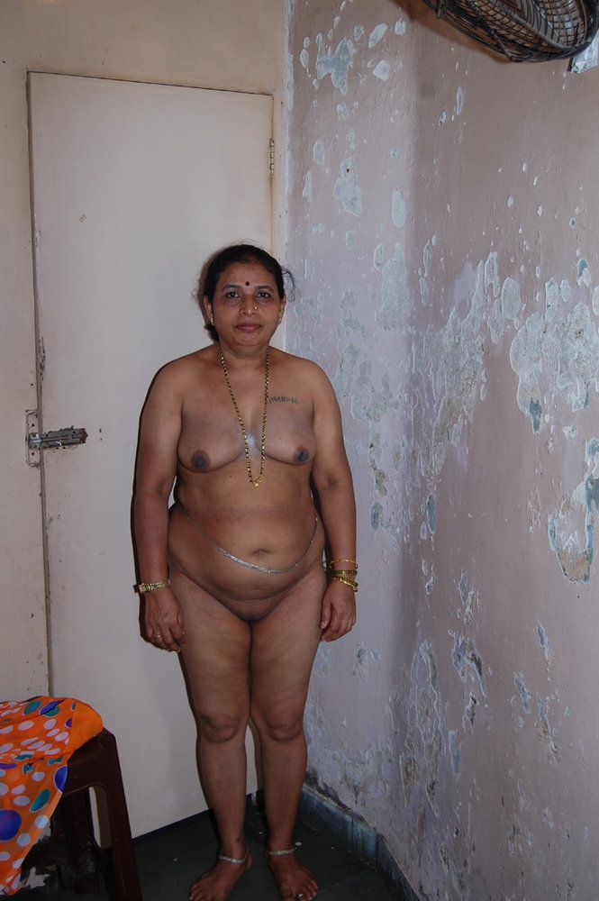 Indian mature aunty nude