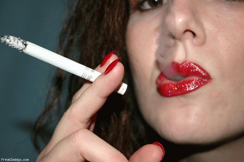 Flea F. reccomend red lipstick smoking