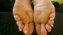 Sucking long toenails